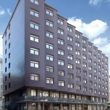 Unzaga Plaza מלון 3*