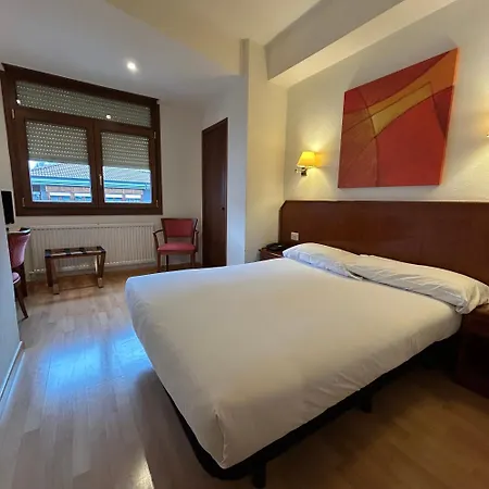 Szálloda Unzaga Plaza 3*