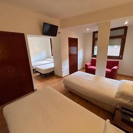 Unzaga Plaza Szálloda 3*