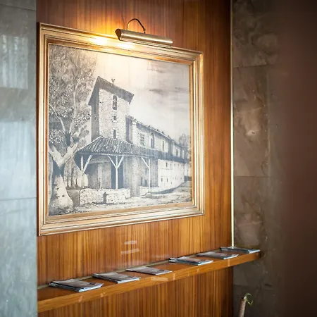 Unzaga Plaza Szálloda