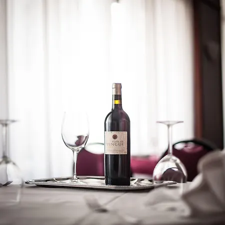 Unzaga Plaza Szálloda