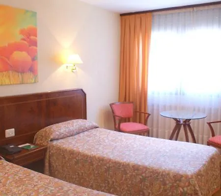 Unzaga Plaza 3*