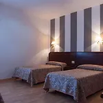 Unzaga Plaza Hotel 3*