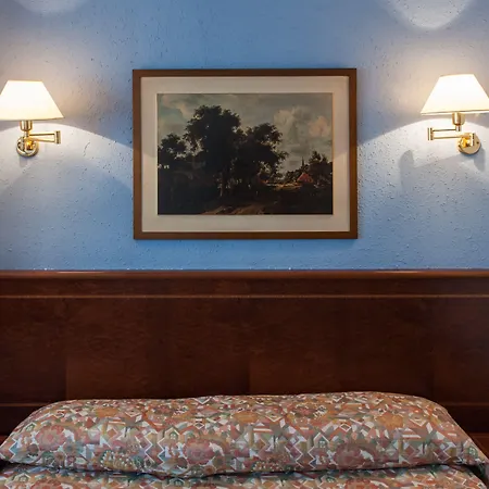 Unzaga Plaza Otel Éibar