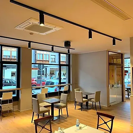 ホテル Unzaga Plaza 3*