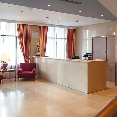 Unzaga Plaza 3*