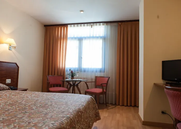 Hotel Unzaga Plaza 3*