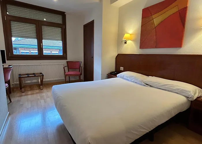 Hotel Unzaga Plaza 3*